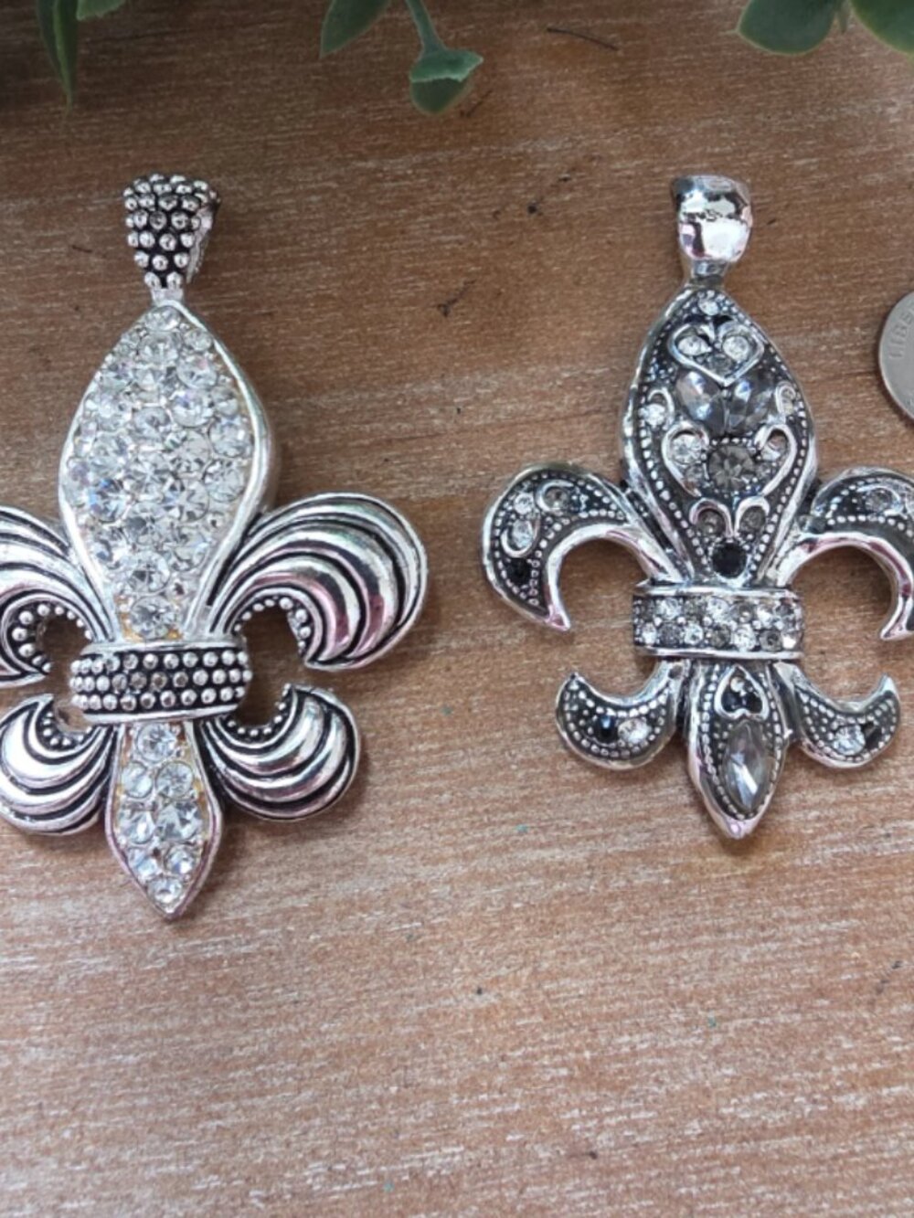 Fleur de Lis Rhinestone Charm Pendant Lot Set of 3 Silver Tone Crystal Louisiana - Picture 2 of 5